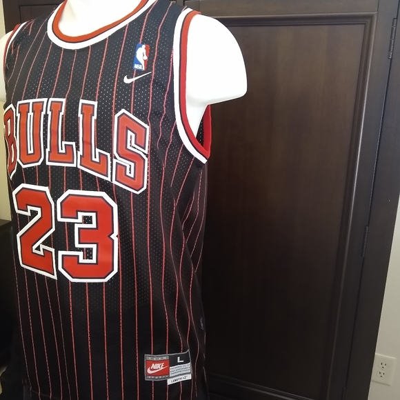 Jordan Pinstripe Jersey L NWT - Picture 7 of 9